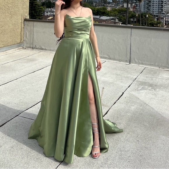 Elegant Strapless Satin Dress in Olive